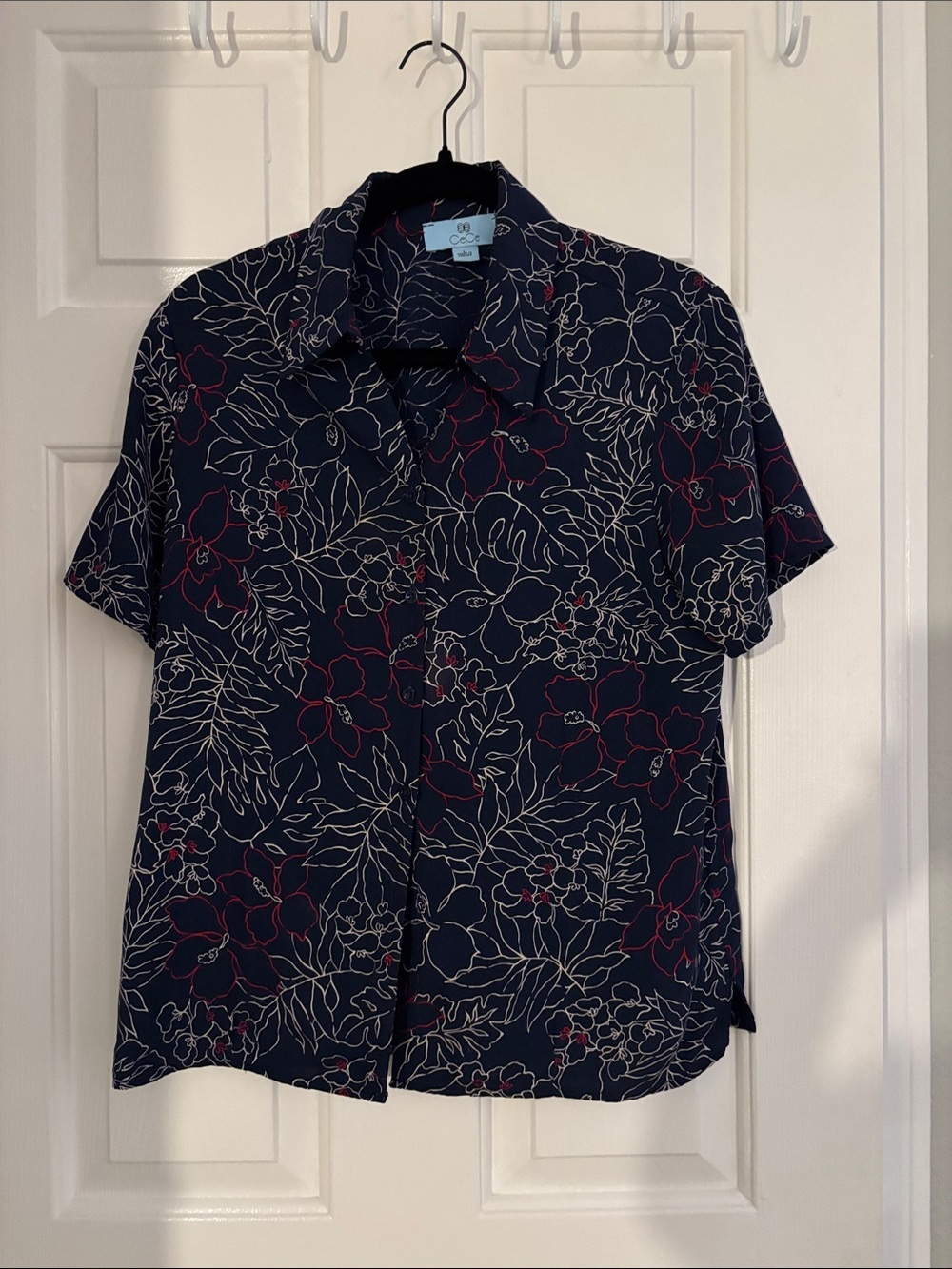 CeCe Navy Floral Short-Sleeve Button-Down Shirt with White & Red Outline